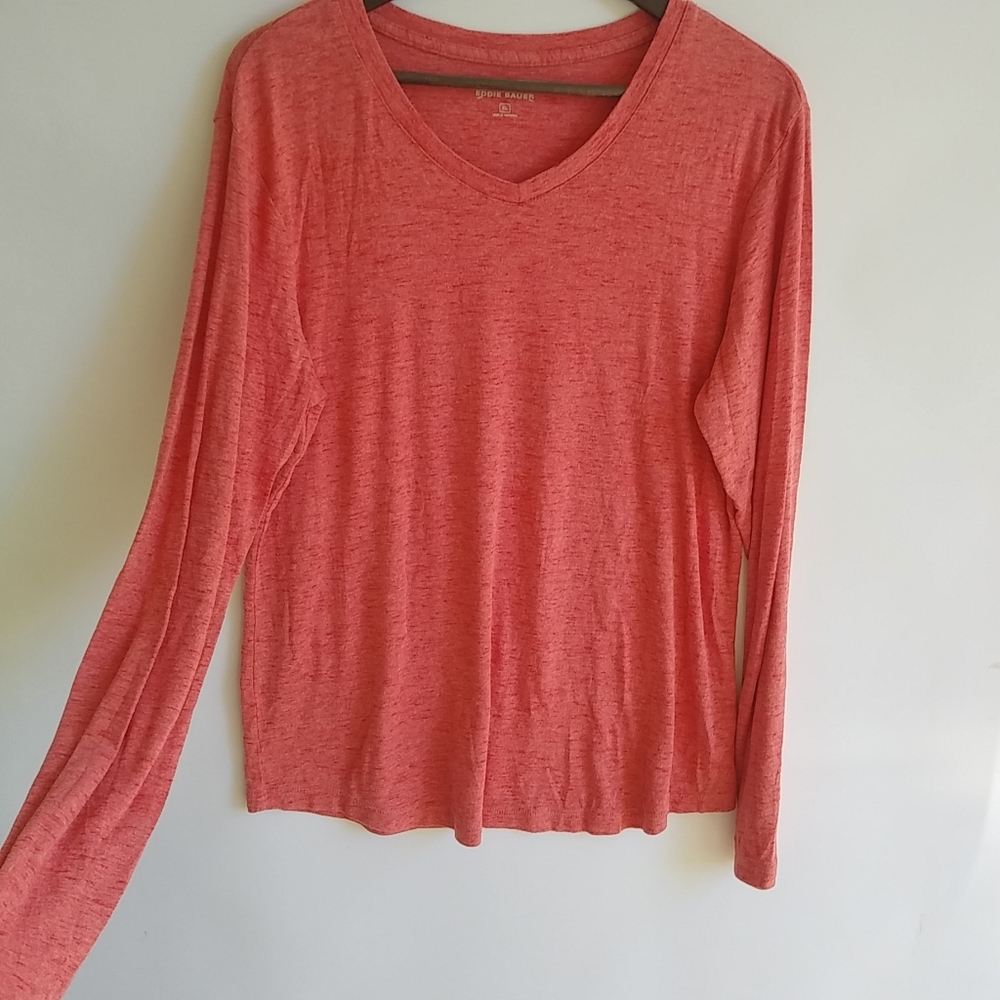 Eddie Bauer XL V-Neck T-Shirt Top Plus in Light Red